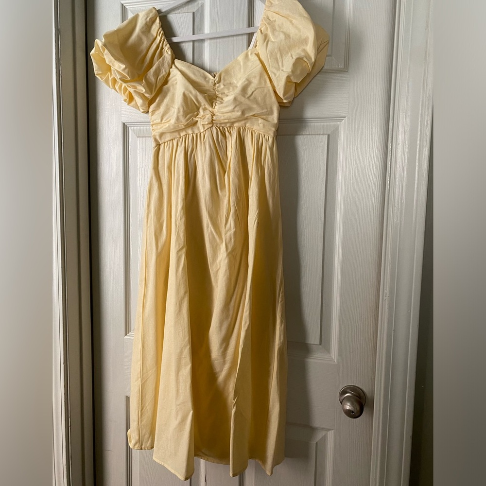 Yellow maxi dress. EUC